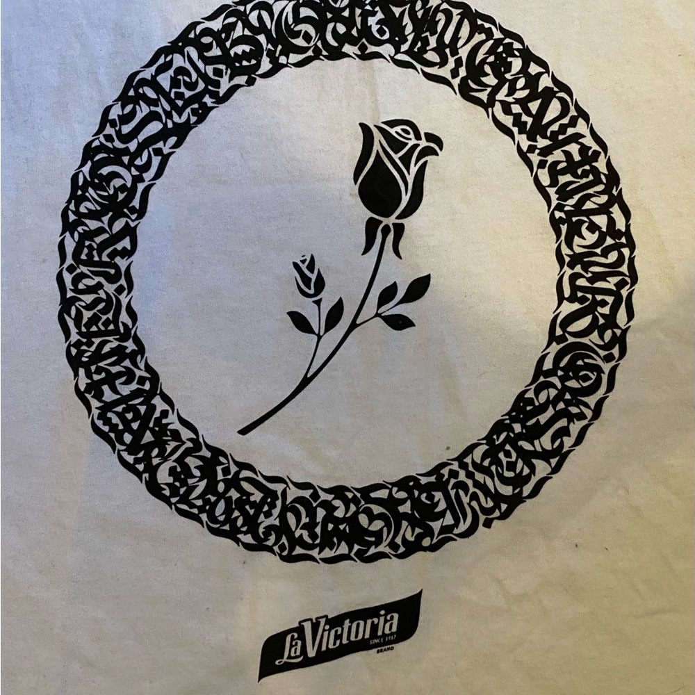 White Graphic T-Shirt rose bowl - Picture 2 of 3